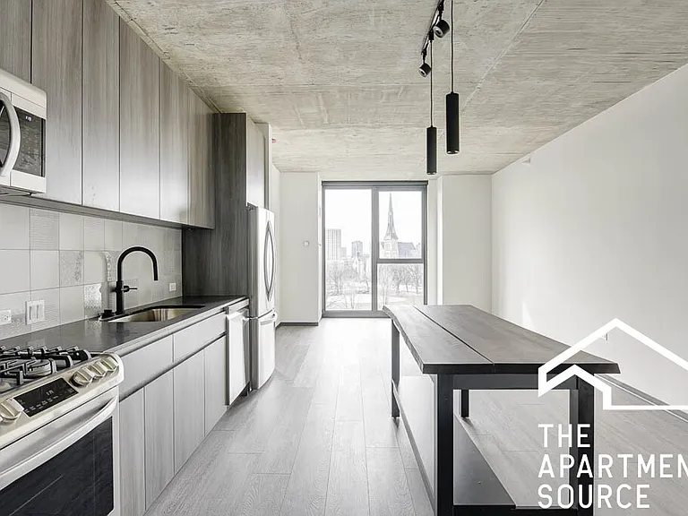 1464 W Randolph St #1 — Photo 3