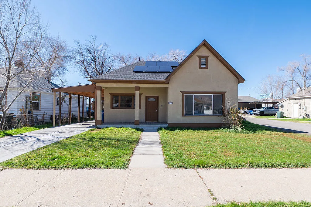 3 bed, 880 sqft, $1,700 — Photo 3