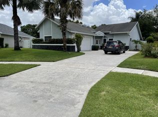 21575 Kapok Cir, Boca Raton, FL 33433