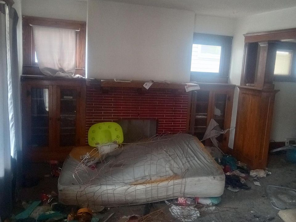 2nd image of 4276 Larchmont St