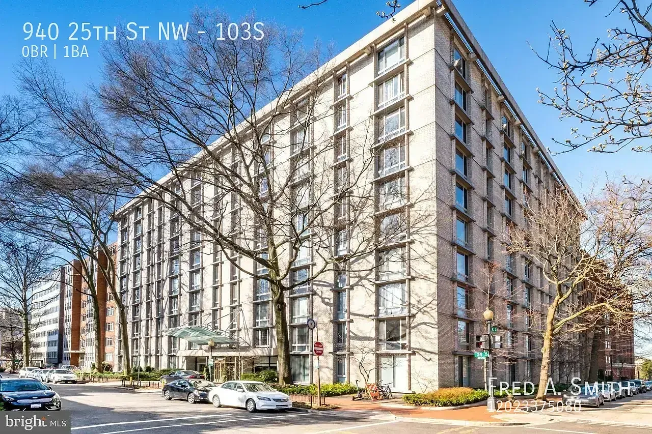 Bright and spacious studio apartment - Foggy Bottom ! — Photo 1