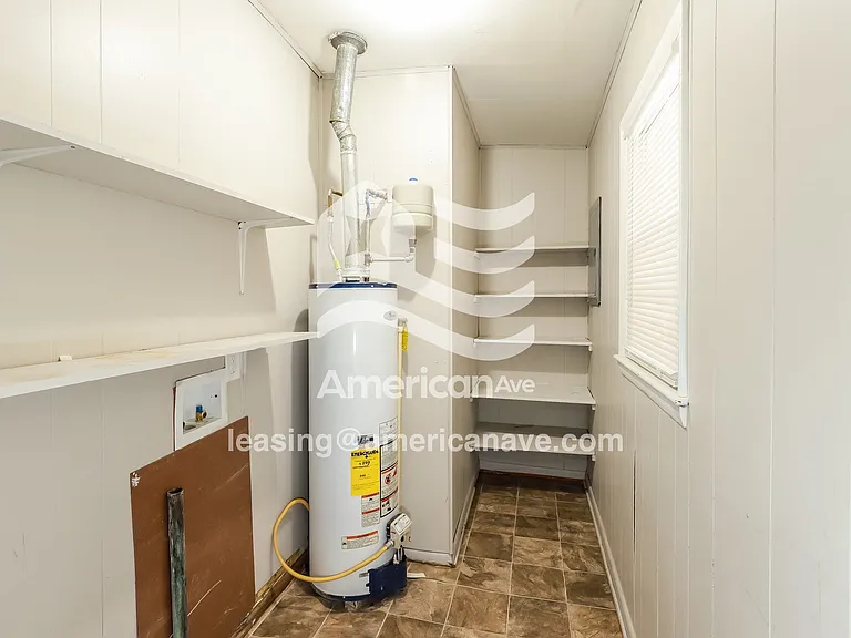 1634000_014_laundry_room_14299184.jpg