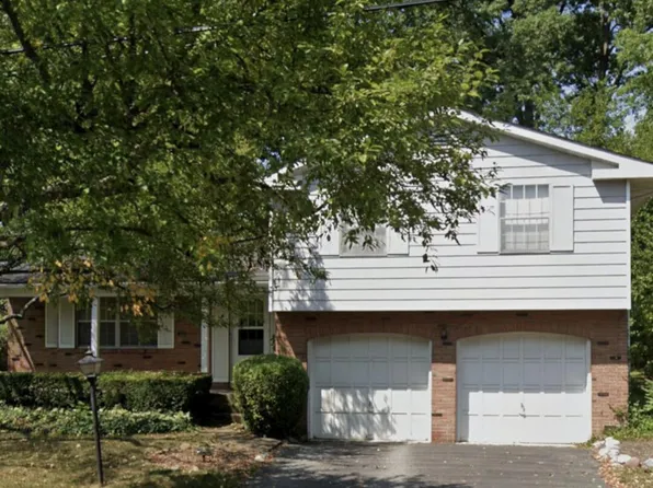 465 Briarwood Dr, Columbus, OH 43213