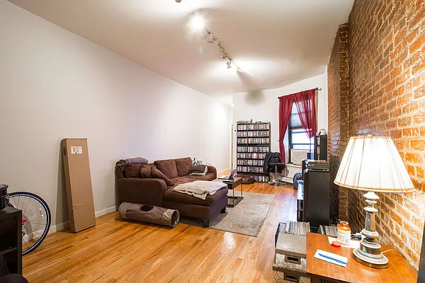 Rented by Nooklyn NYC LLC | media 1