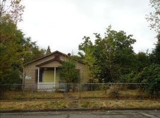 725 SW J St, Grants Pass, OR 97526