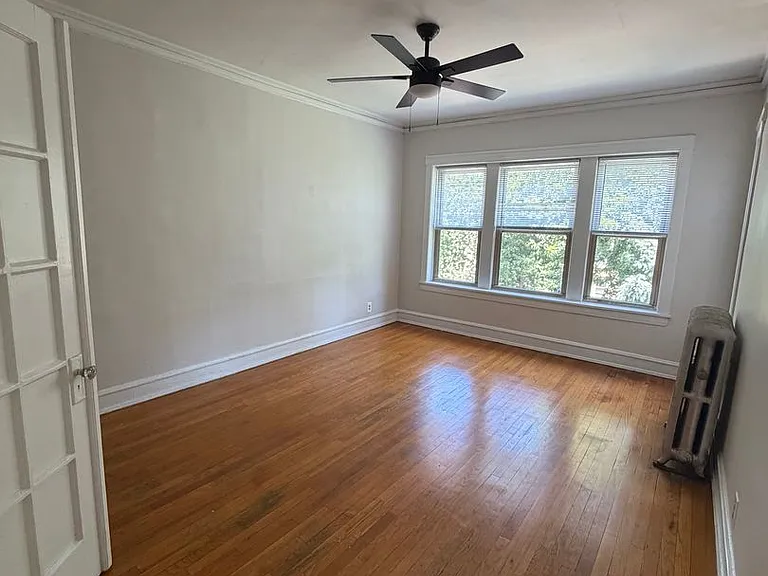 1357-67 W Greenleaf Ave — Photo 2