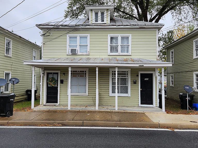 1st image of 322 Woodstock Ln