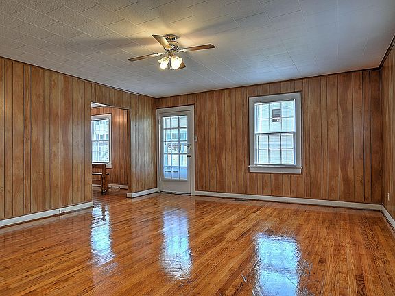 5th image of 813 E McKee St