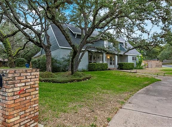 2nd image of 9011 Mountain Lake Cir