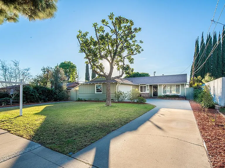 540 N Park Ln — Photo 1