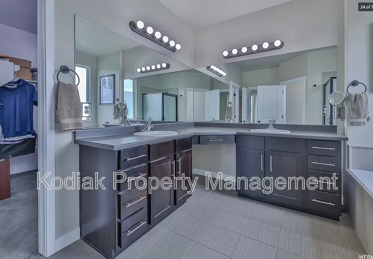 1463 S Kentucky Derby Way — Photo 10
