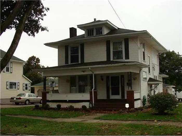 616 S Detroit St photo 1