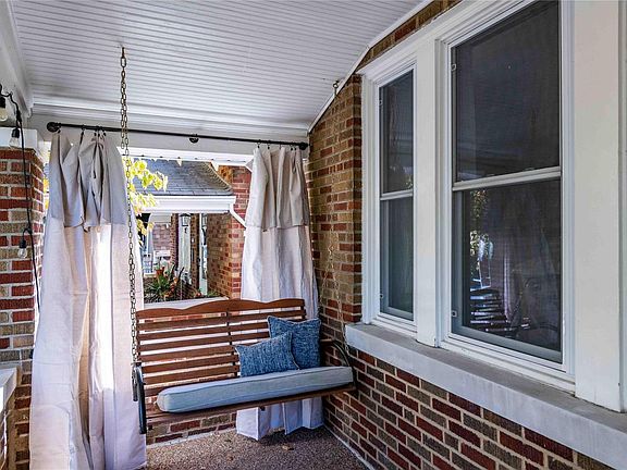 5th image of 4016 Fairview Ave