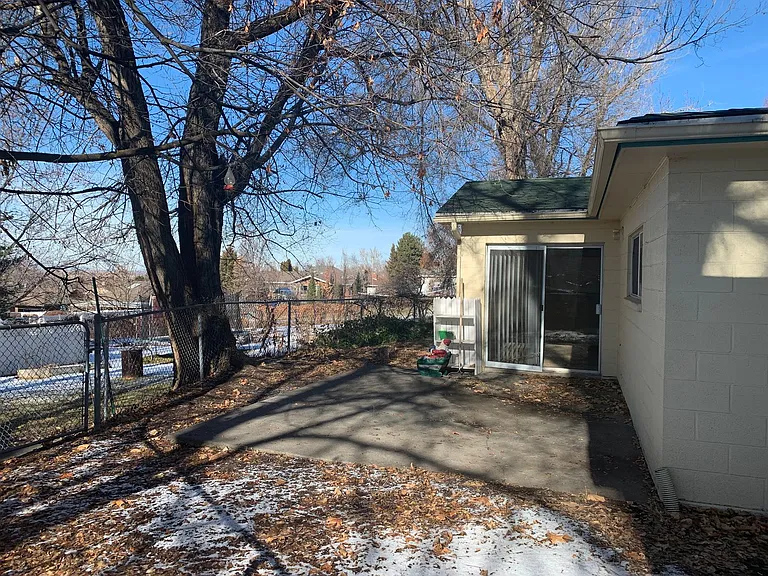 557 N 400 E — Photo 24