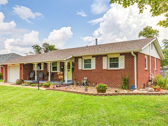 3rd image of 2053 Roach St