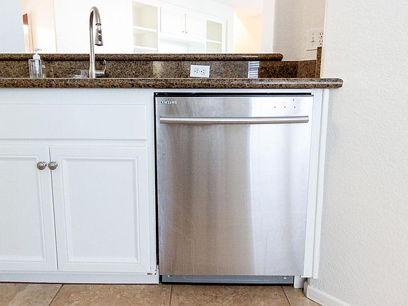 Recently serviced dishwasher works great