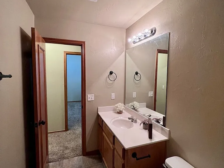 617 Applewood St — Photo 31