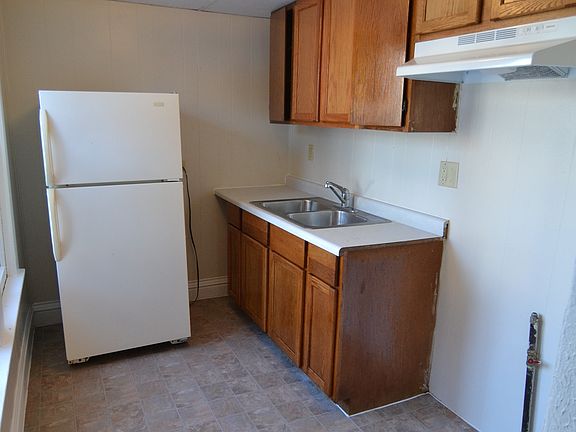 4th image of 217 N Broadway St APT 1