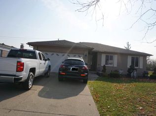 3120 Marc Dr, Sterling Heights, MI 48310