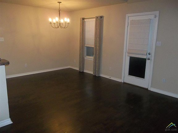 5th image of 1114 E Park Dr