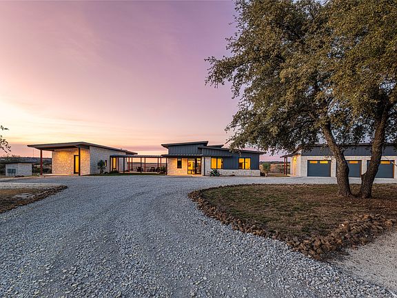 2nd image of 1402 Private Road 21 Gln