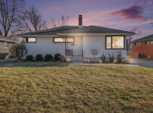 218 Sunset Ln, Munster, IN 46321