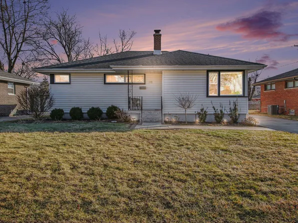 218 Sunset Ln, Munster, IN 46321