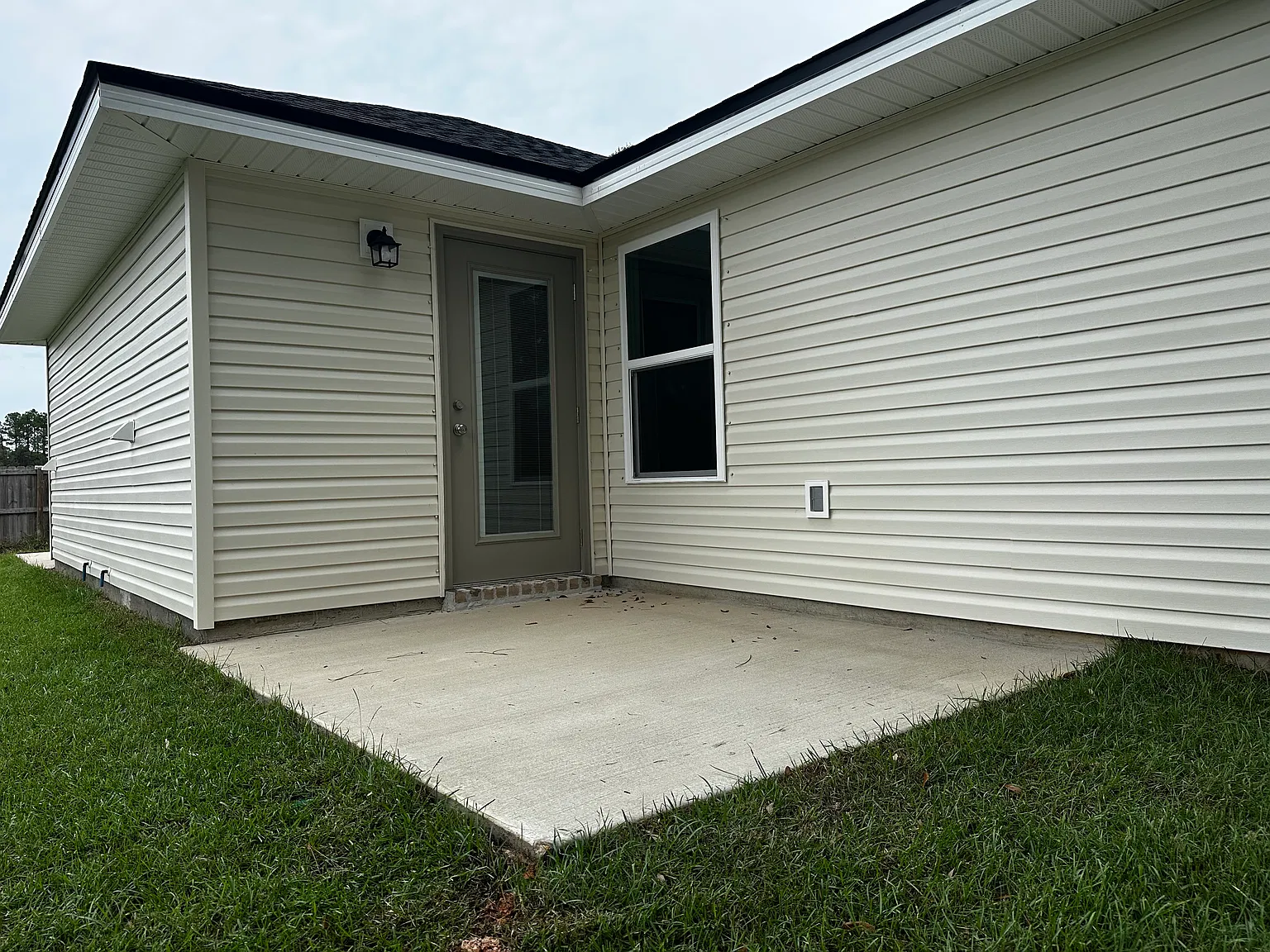 2 bed, 1000 sqft, $1,900 — Photo 4