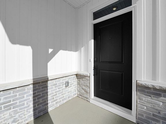 4th image of 5491 Finsbury Dr