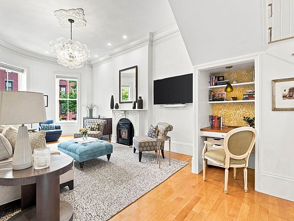 3rd image of 44 Rutland Sq #2