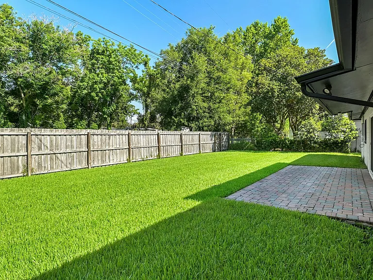 527 Cornwall Rd — Photo 28