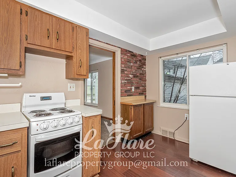 1612 Berdan Ave #2 — Photo 5