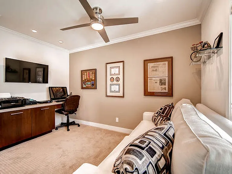 400 N Myers St N #24 — Photo 13