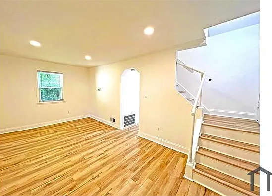 7009 Hawthorne St — Photo 17