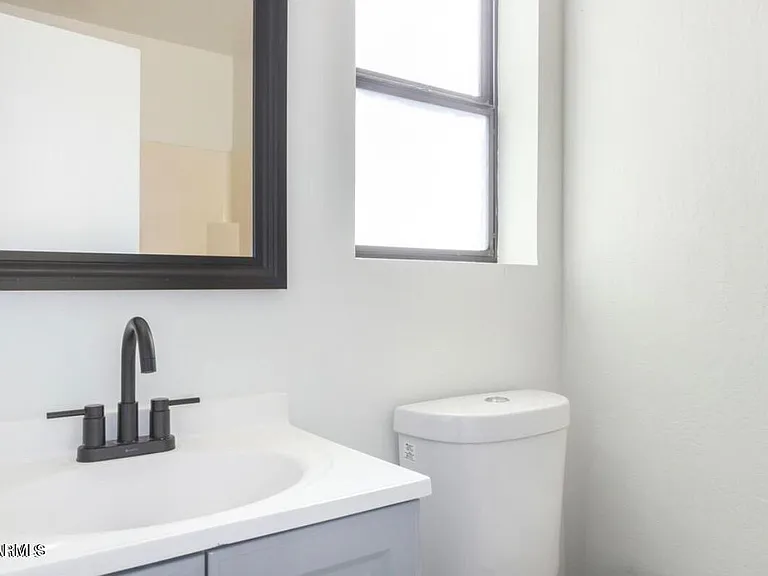 2554 W Kathleen Rd — Photo 16