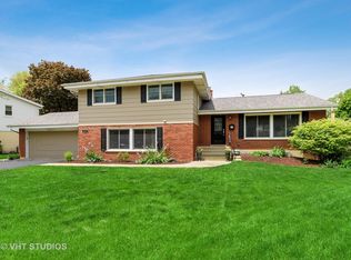 2024 E Fremont Ct, Arlington Heights, IL 60004