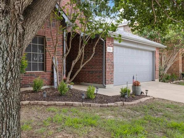 509 Destin Dr, Fort Worth, TX 76131