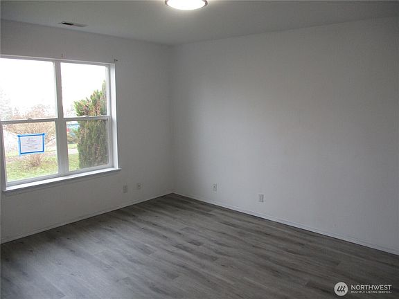 2nd image of 206 Mazza Street NE
