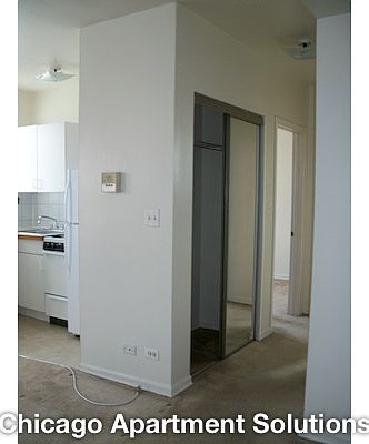 5th image of 4031 N Kenmore Ave APT 306