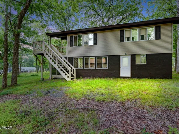 201 Lincoln Dr, Lords Valley, PA 18428