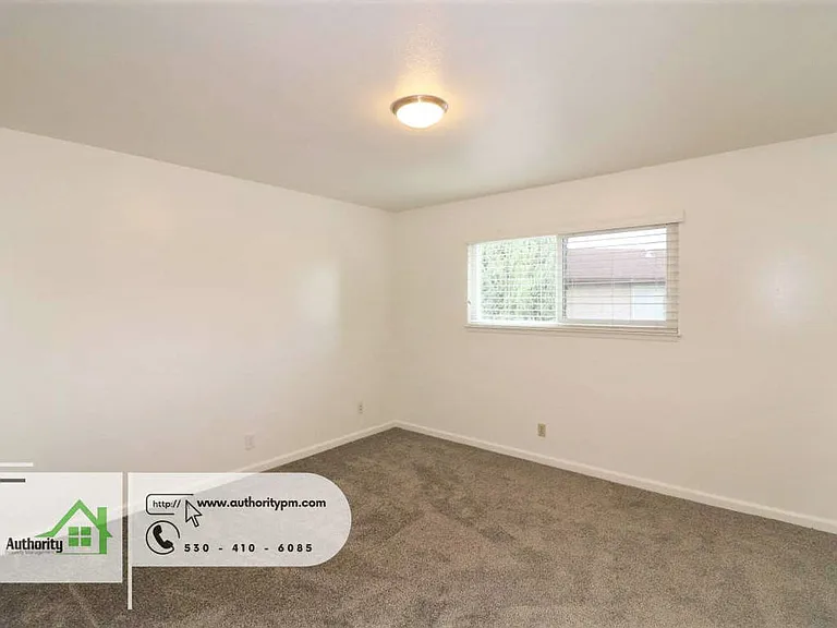 4445 Dogwood Ln #A — Photo 13
