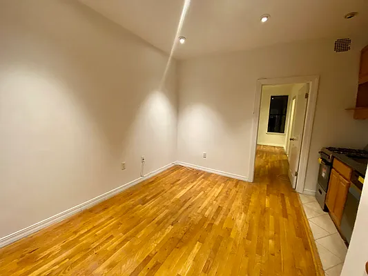 Rented by Compass | media 12