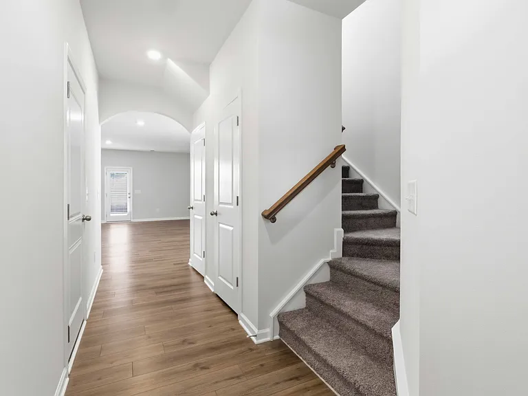211 Stellate Pl — Photo 3