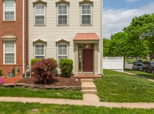 42769 Stadler Ln, Chantilly, VA 20152