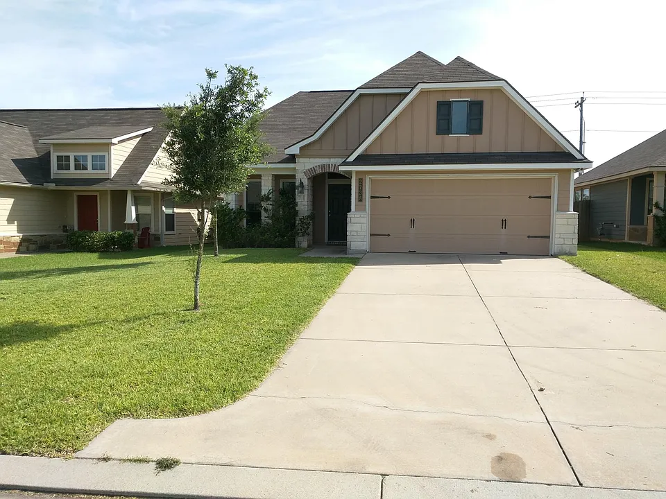 2738 Silver Oak Dr