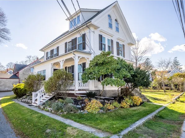 13 Broadway Ave #1, Rockport, MA 01966