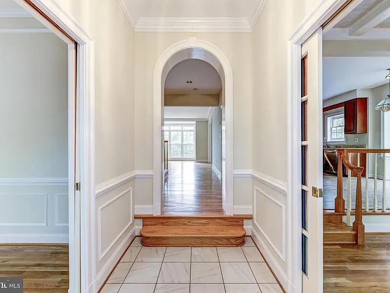 8904 Barrowgate Ct — Photo 2
