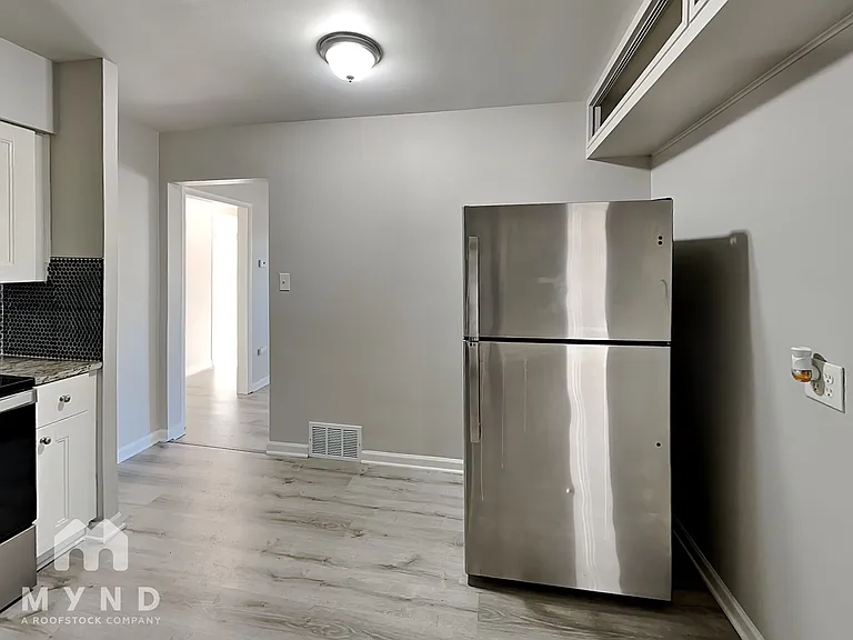 1026 Elaine Rd — Photo 7