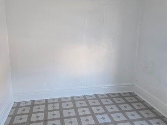 3rd image of 414 S Beaver Ave #414