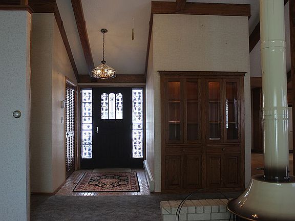 Looking to the front entry.